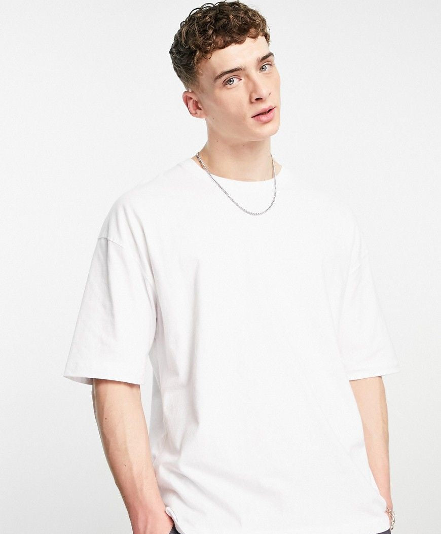 White_plain_oversized_tshirt_boy_model