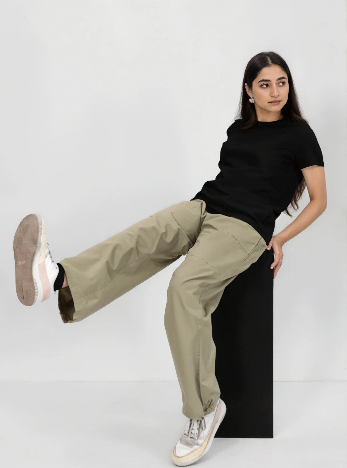 black-regular-fit-tshirt-glitzo3