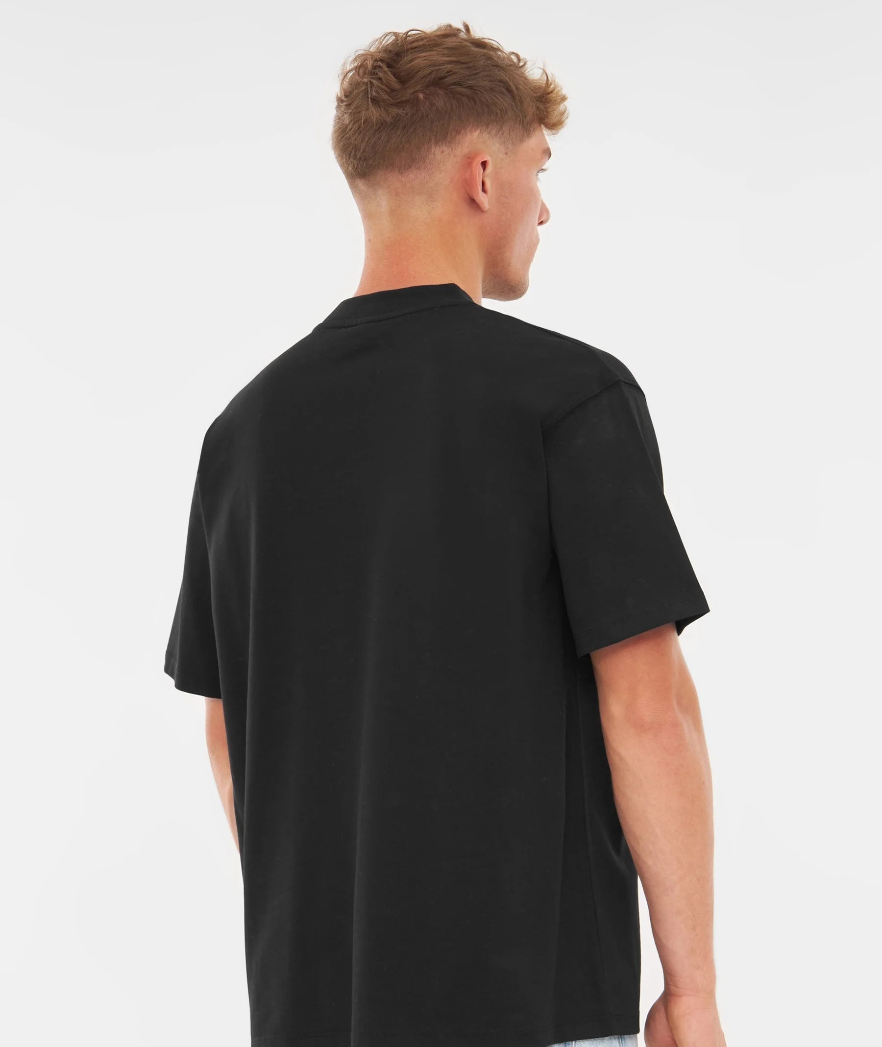 black_plain_oversized_tshirt_boy_model2