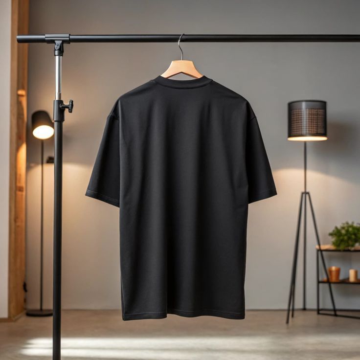 hanging_black_plain_oversized_tshirt
