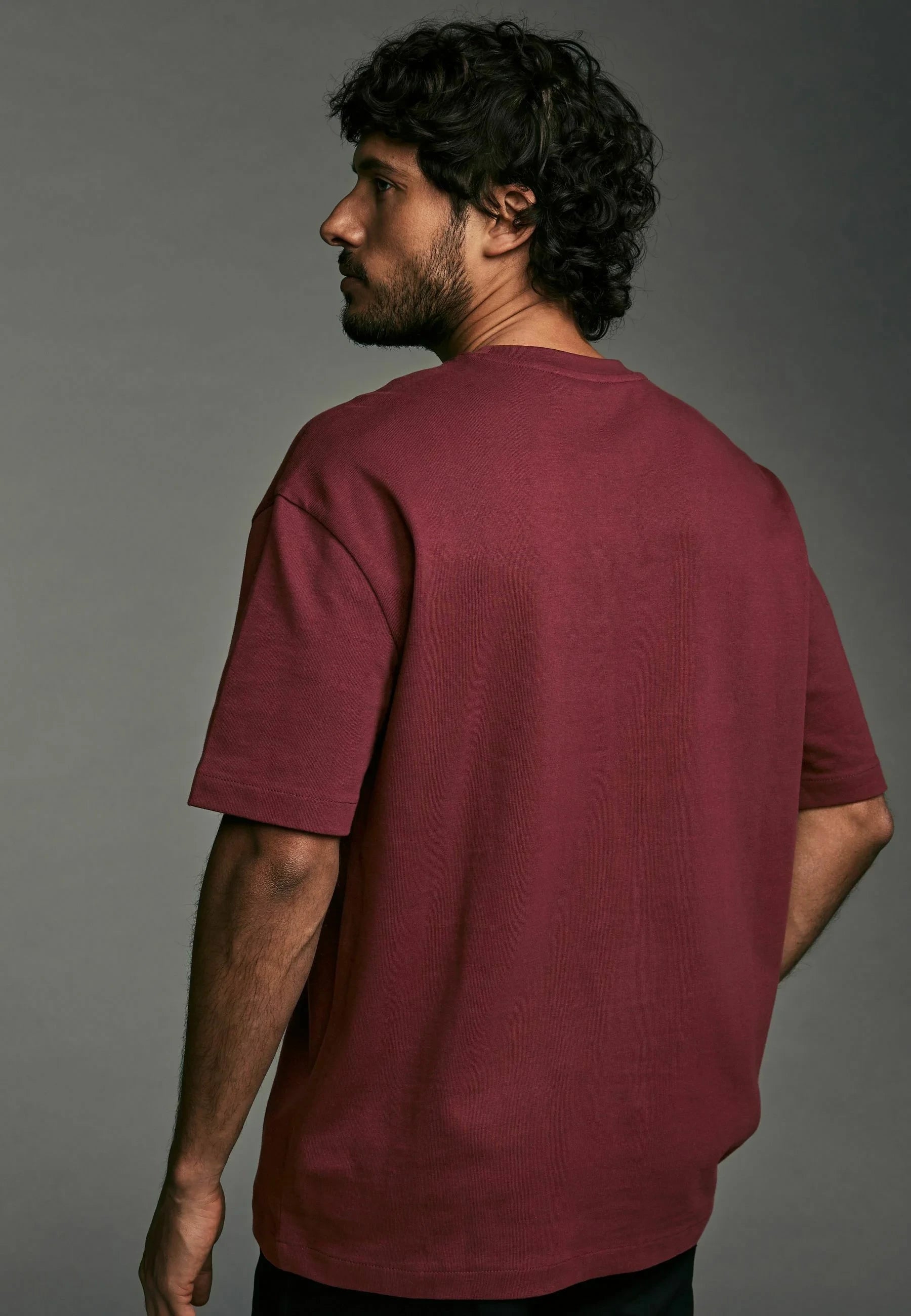 maroon oversized tshirt men
